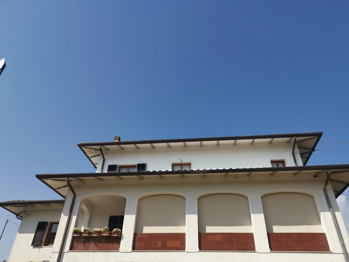 Villa Flora Affittacamere Luni المظهر الخارجي الصورة