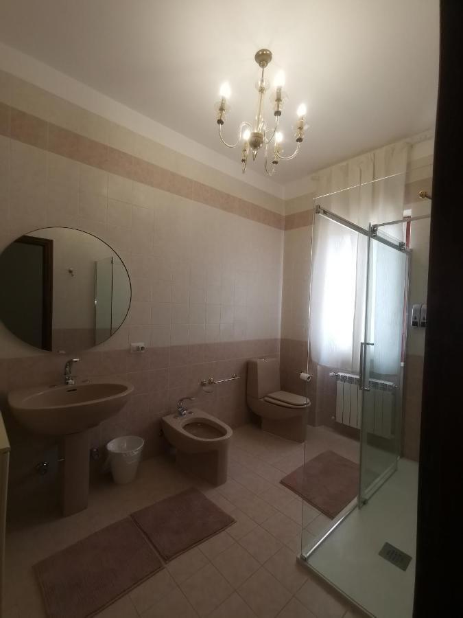 Villa Flora Affittacamere Luni المظهر الخارجي الصورة