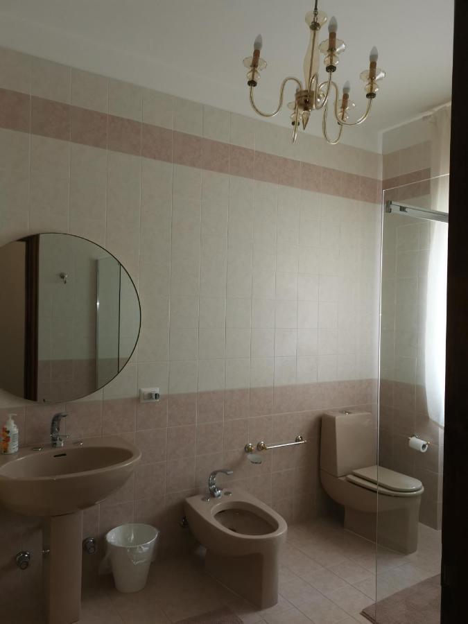 Villa Flora Affittacamere Luni المظهر الخارجي الصورة
