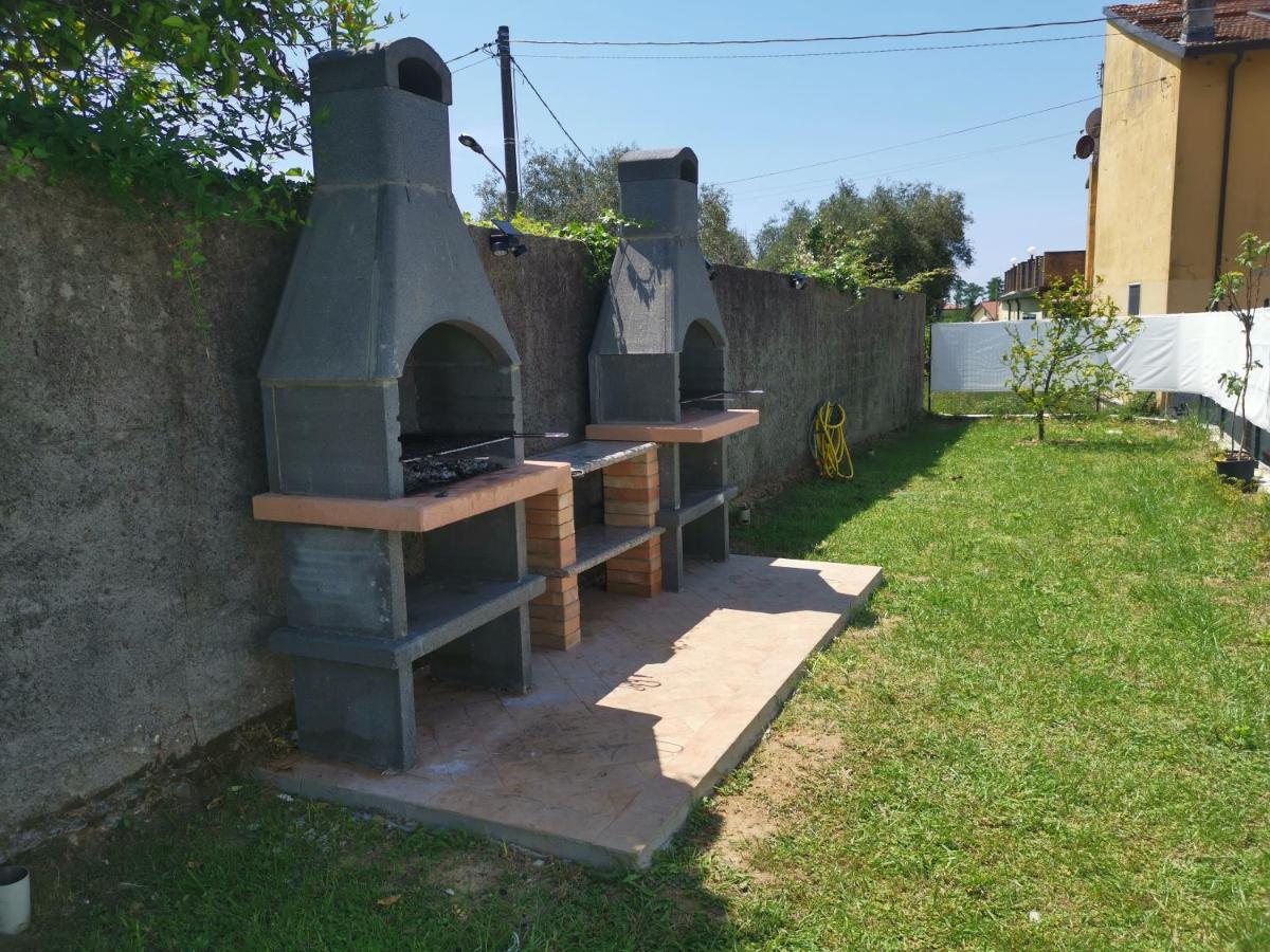 Villa Flora Affittacamere Luni المظهر الخارجي الصورة